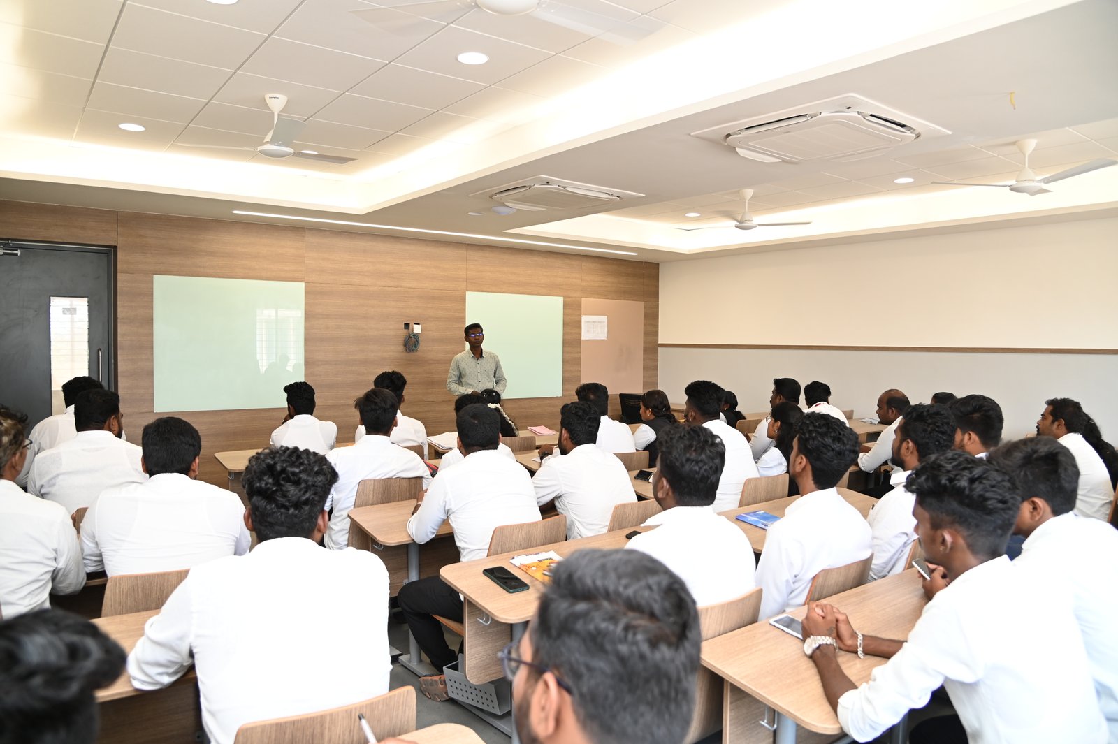 Vinayaka_Mission's_Law_School